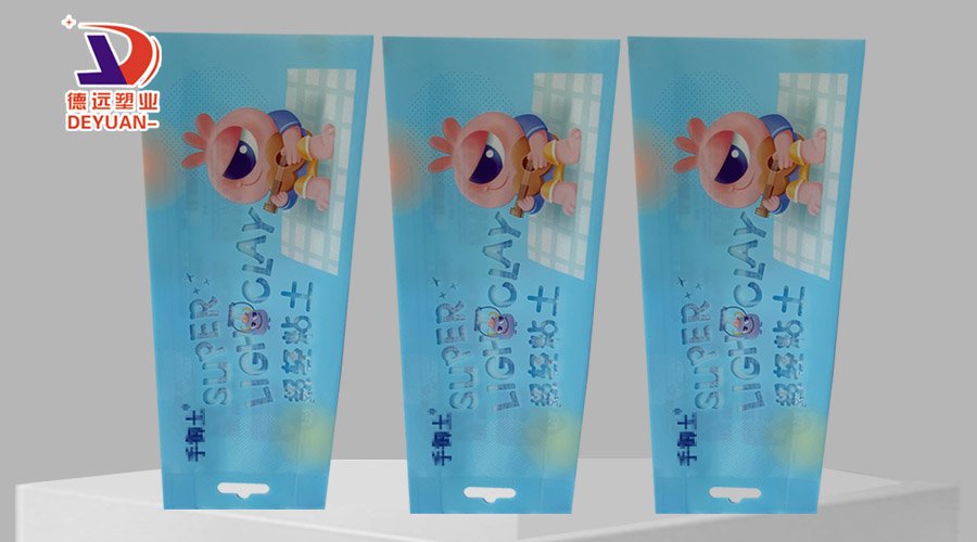 三个粘土袋